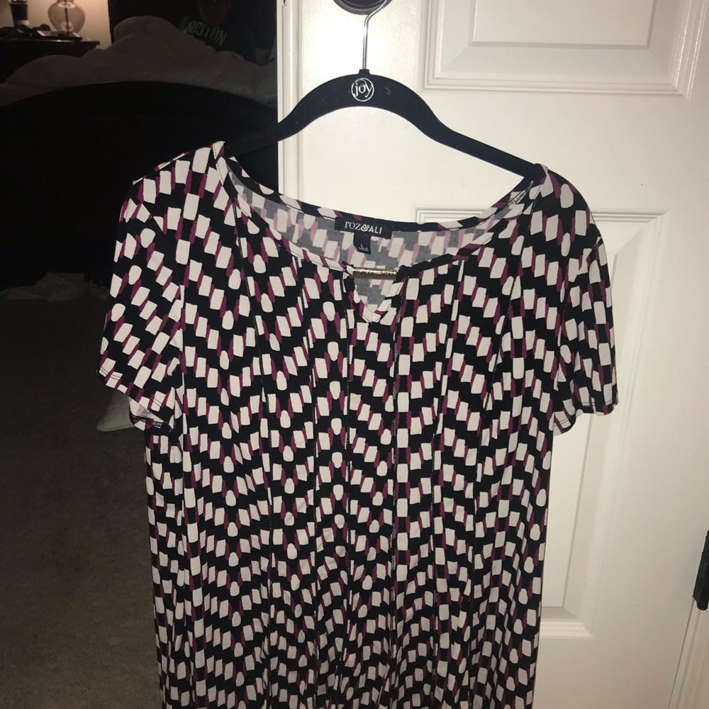 Short sleeve blouse size Large